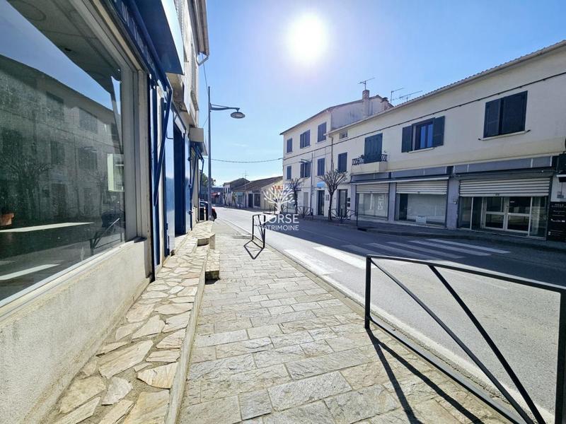 Local commercial - 121 m²