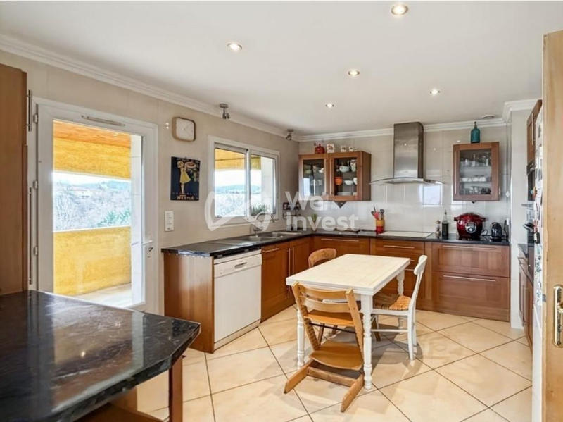 Maison traditionnelle - 198 m² - 7 pièces