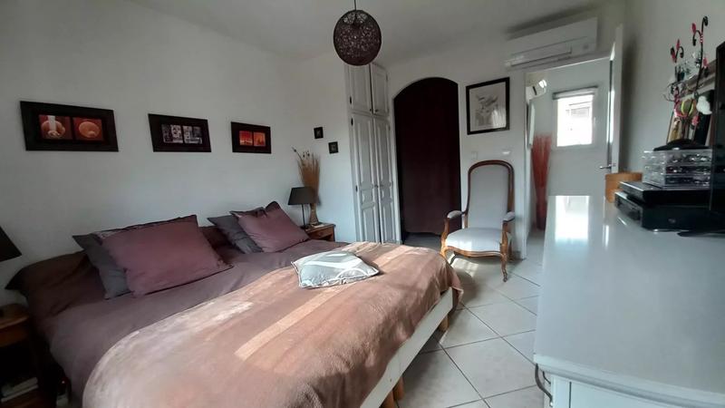 Appartement - 211 m² - 8 pièces