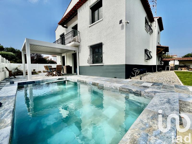 Maison - 230 m² - 7 pièces