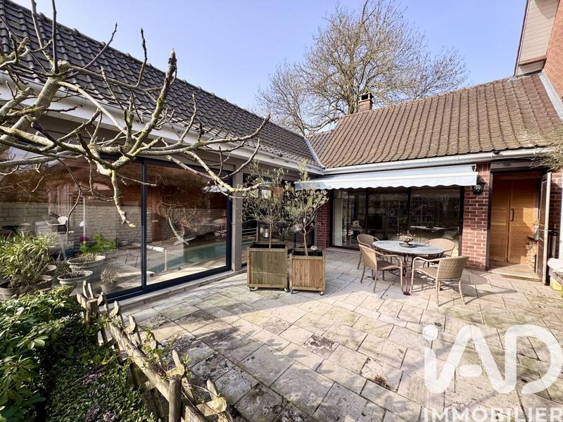 Maison - 293 m² - 10 pièces