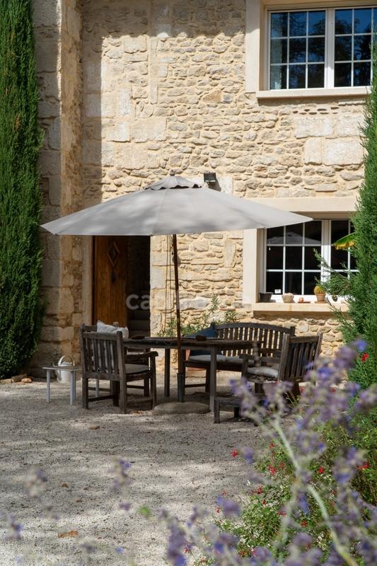 Maison - 560 m² - 15 pièces