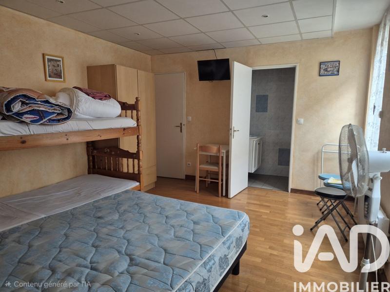 Maison - 280 m² - 9 pièces