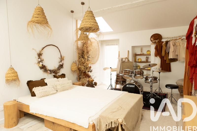 Maison - 205 m² - 9 pièces