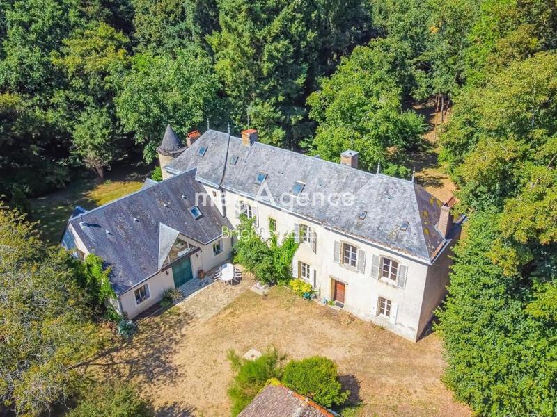 Maison - 307 m² - 13 pièces