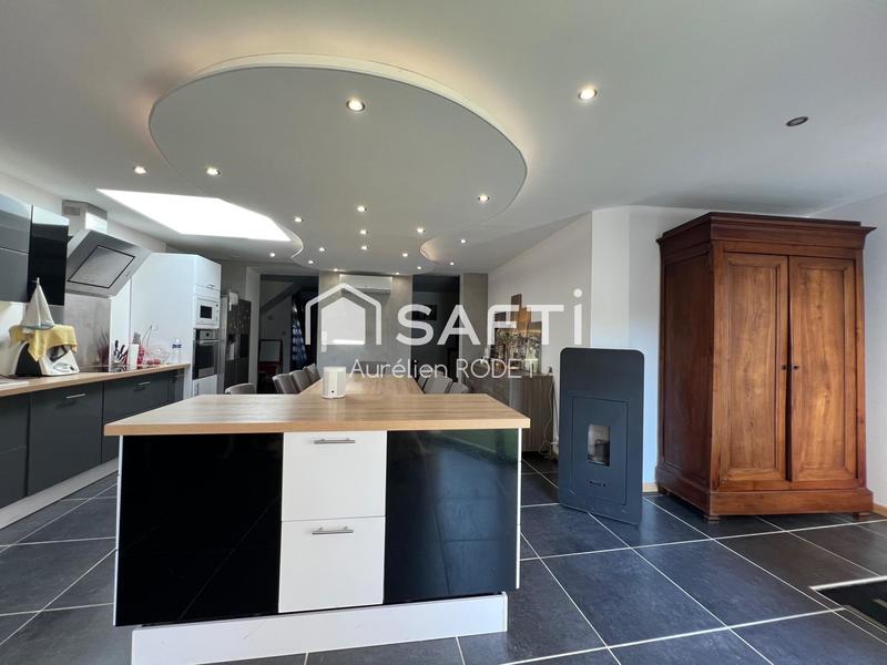 Maison - 151 m² - 7 pièces