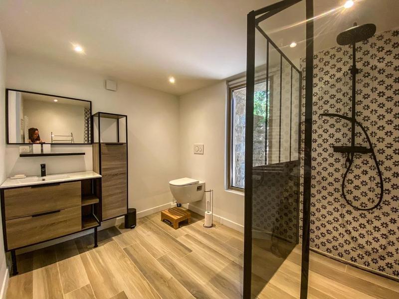 Maison - 220 m² - 6 pièces