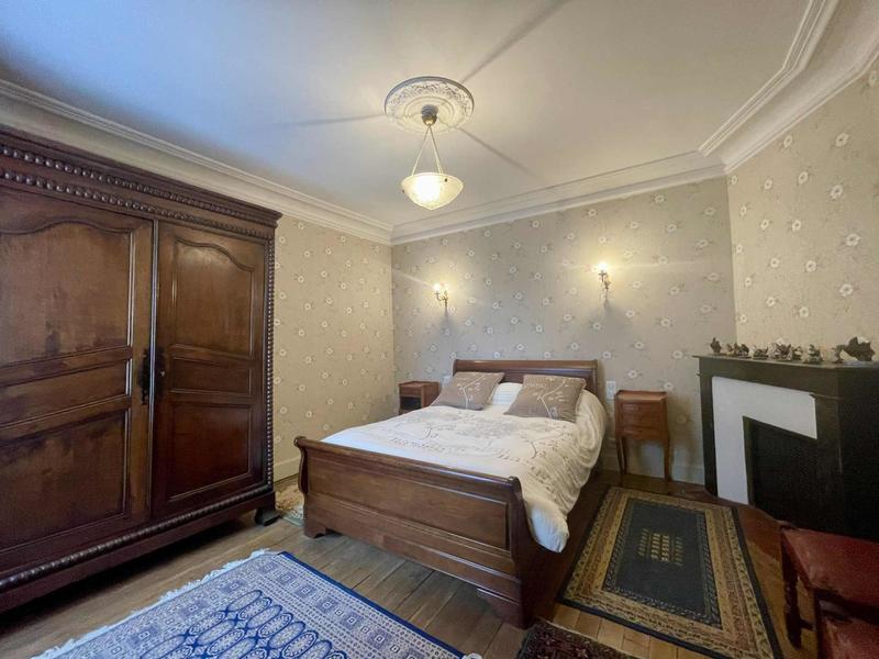 Maison - 195 m² - 7 pièces