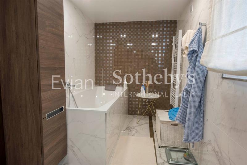 Maison - 354 m² - 8 pièces