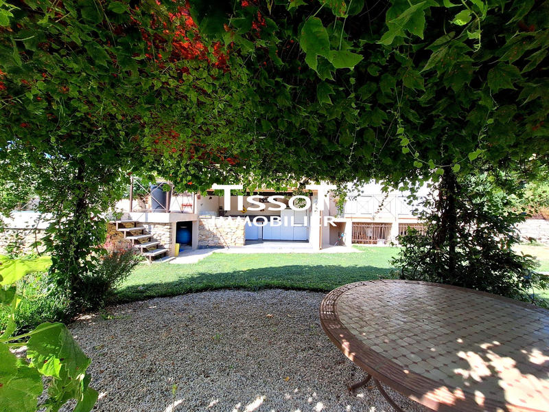 Villa - 227 m² - 8 pièces