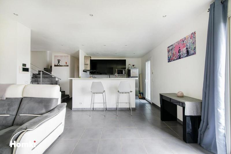 Villa - 90 m² - 4 pièces