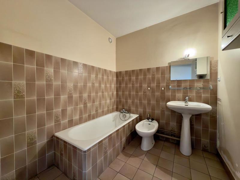 Appartement ancien - 92 m² - 4 pièces