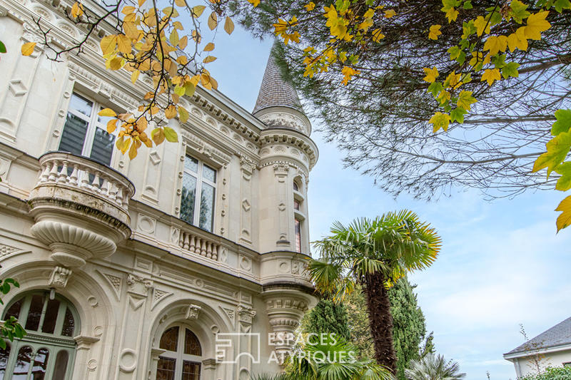 Demeure - 225 m² - 10 pièces