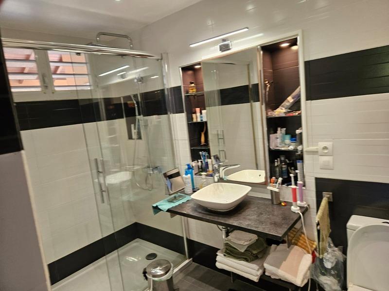 Maison - 190 m² - 16 pièces