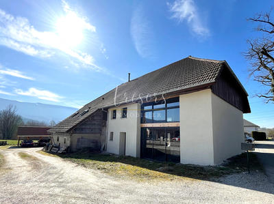 Maison - 150 m² - 4 pièces