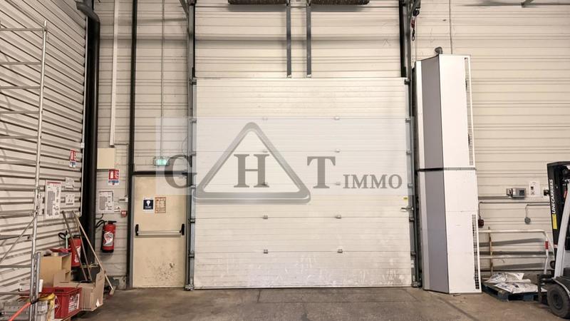 Entrepôt - 2 500 m²