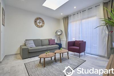 Chambre - 11 m² - 1 pièce