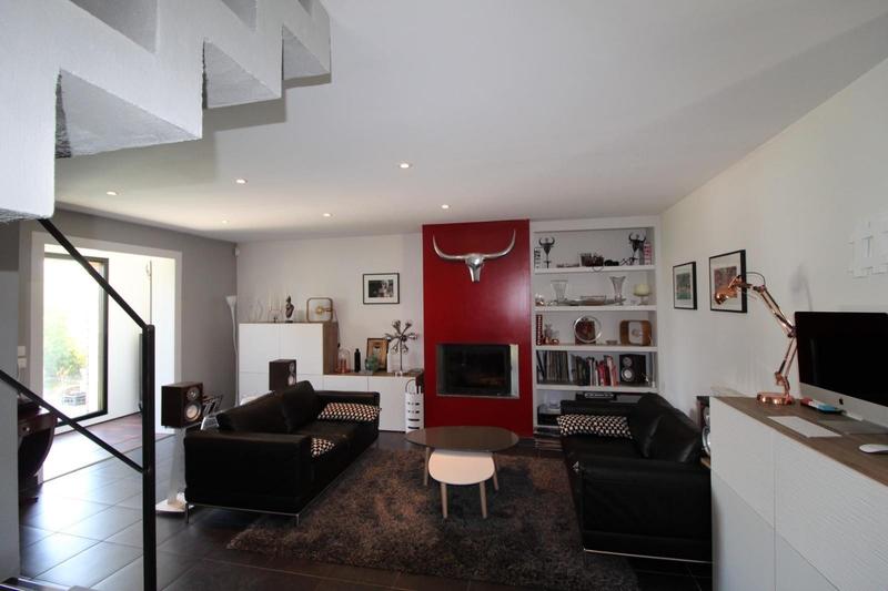 Villa - 216 m² - 9 pièces