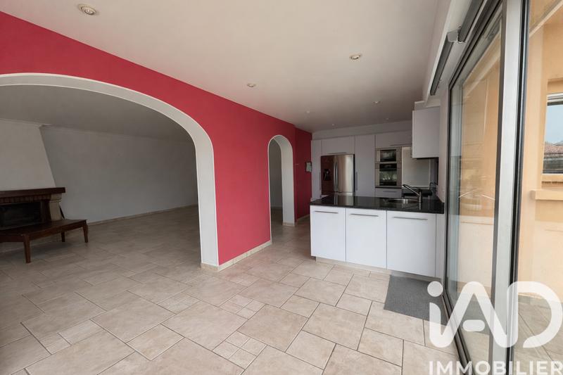 Maison - 260 m² - 7 pièces