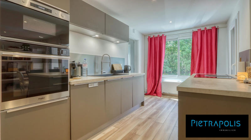 Appartement - 82 m² - 3 pièces