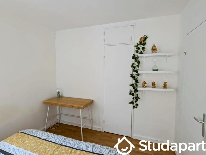 Chambre - 10 m² - 1 pièce