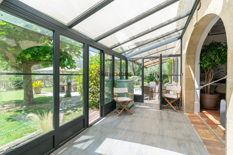 Villa - 234 m² - 8 pièces