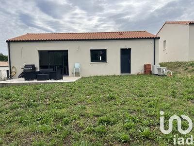 Maison - 92 m² - 5 pièces