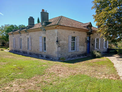 Maison - 955 m² - 23 pièces