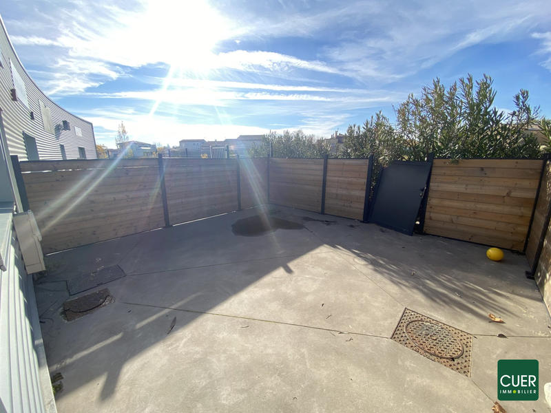 Local commercial - 128 m² - 2 pièces