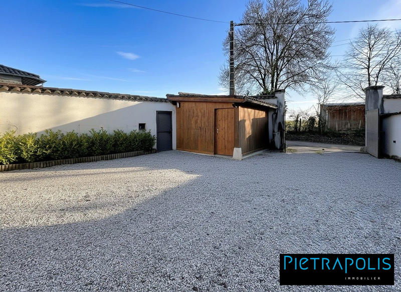 Maison - 277 m² - 9 pièces