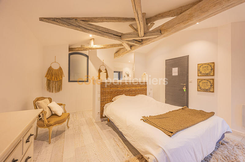 Maison - 226 m² - 7 pièces