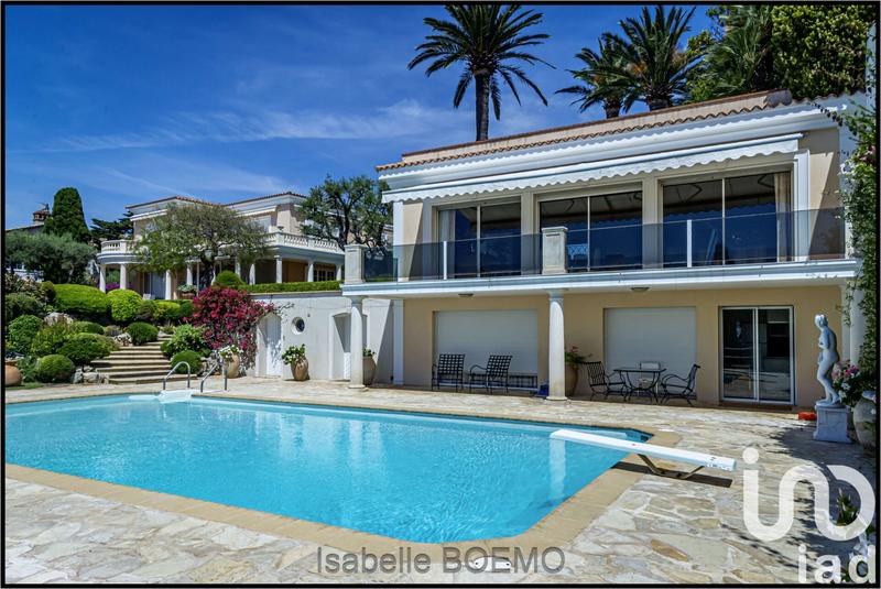 Maison - 555 m² - 15 pièces