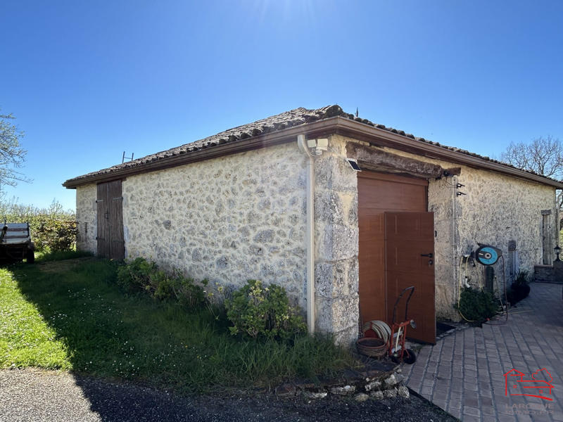 Maison - 321 m² - 9 pièces