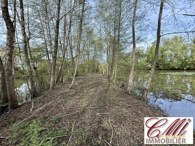 Terrain de loisirs - 18 700 m²