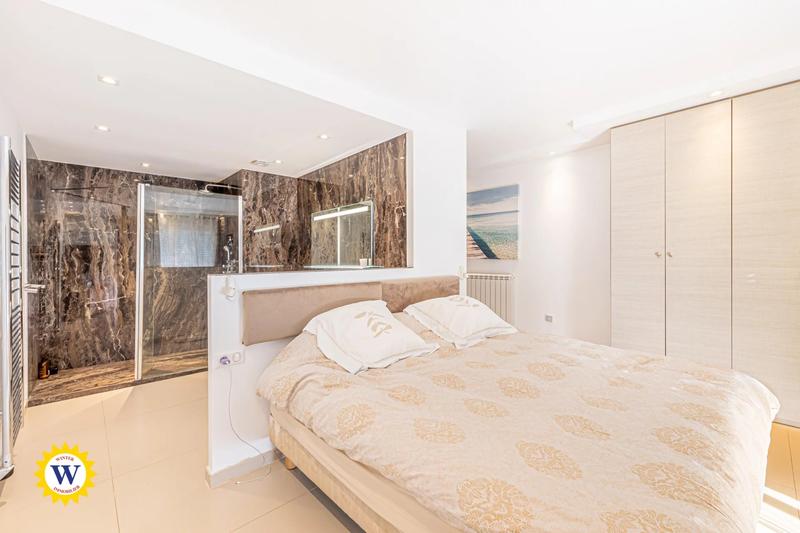 Villa - 223 m² - 6 pièces