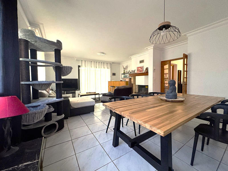 Maison - 194 m² - 7 pièces
