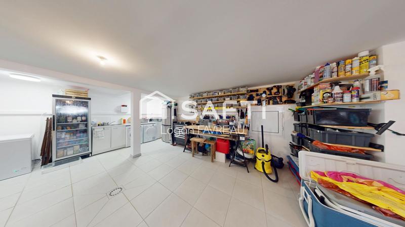 Maison - 270 m² - 9 pièces