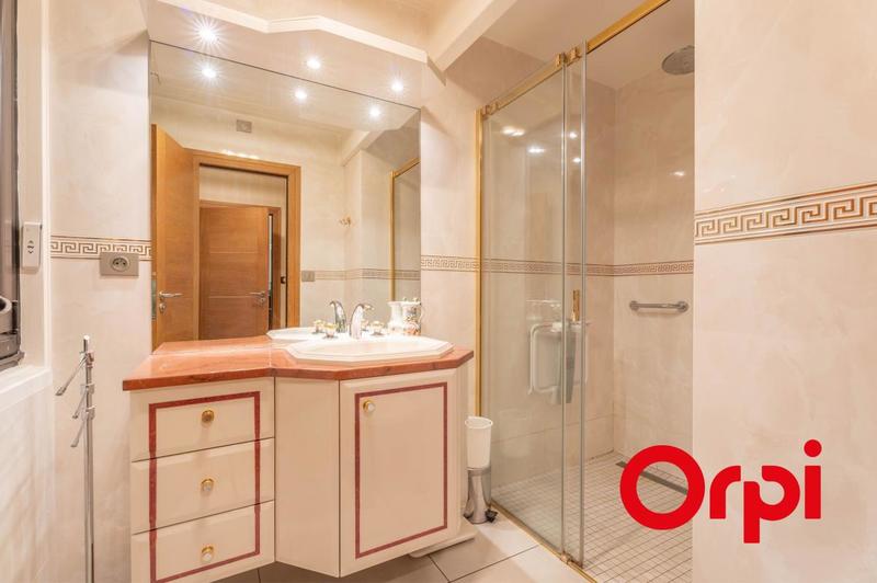 Villa - 210 m² - 5 pièces