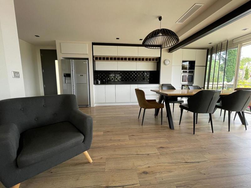 Appartement - 93 m² - 3 pièces