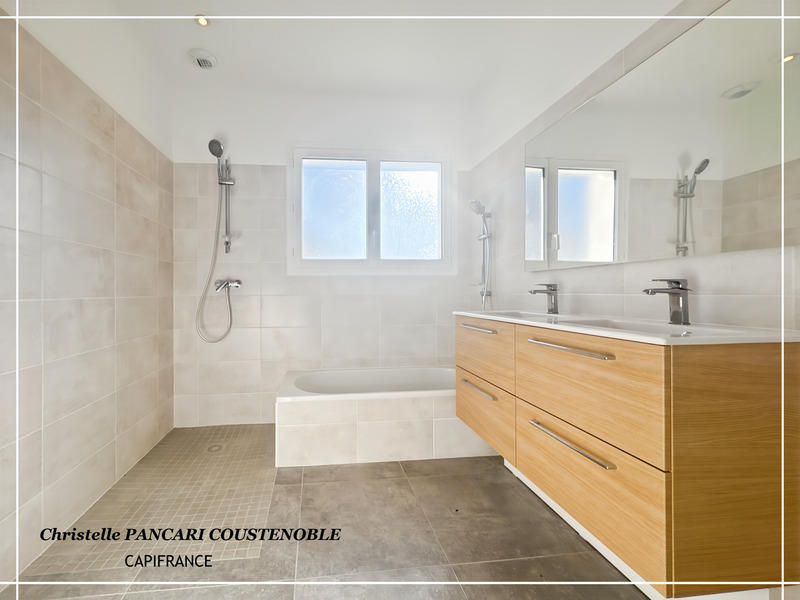 Maison - 93 m² - 4 pièces