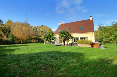 Maison - 231 m² - 7 pièces