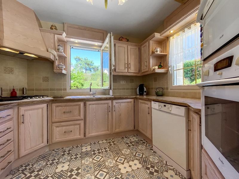 Maison - 224 m² - 9 pièces