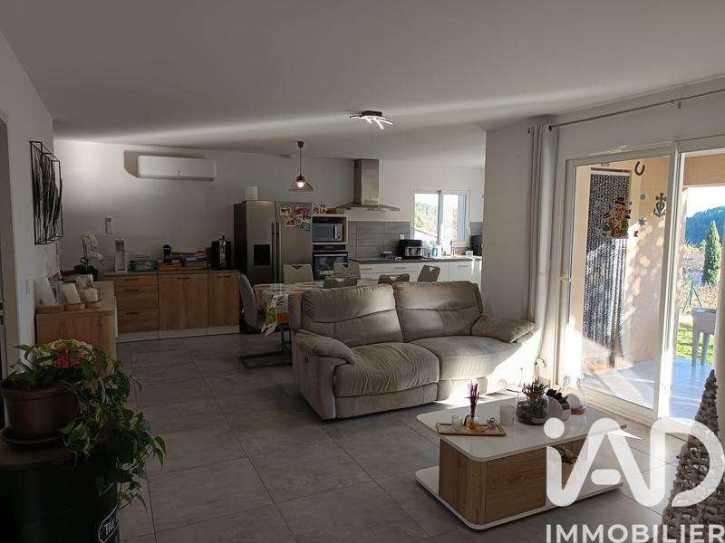 Maison - 98 m² - 4 pièces