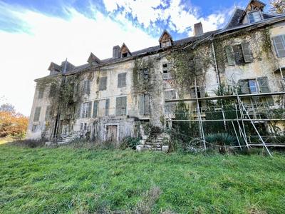 Château - 1 500 m² - 11 pièces