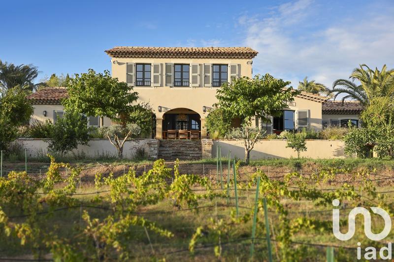 Maison - 425 m² - 8 pièces