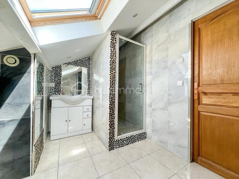 Immeuble - 196 m² - 11 pièces