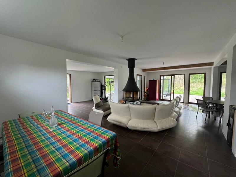 Maison - 210 m² - 7 pièces