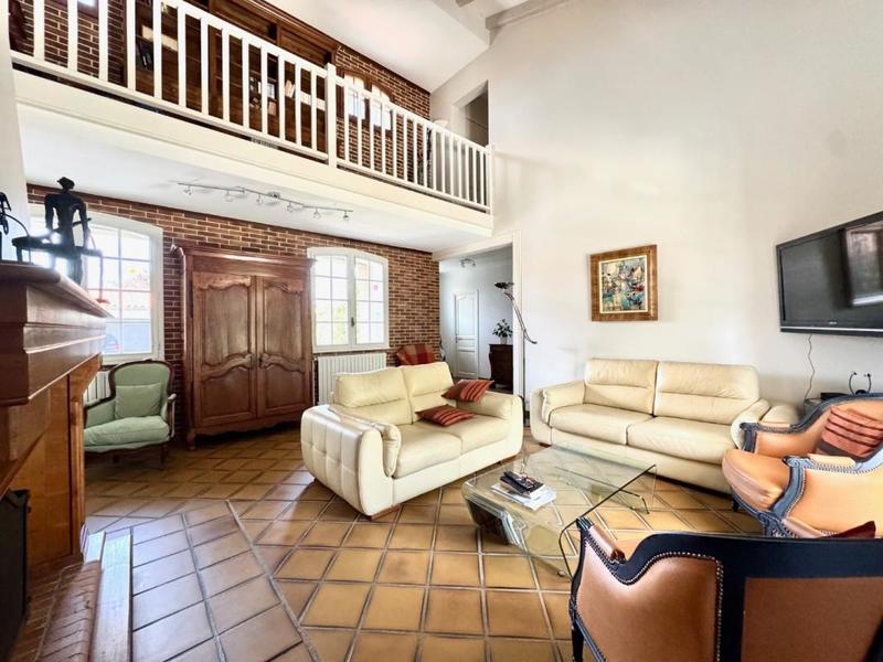 Demeure - 163 m² - 6 pièces