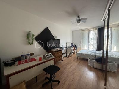 Appartement - 97 m² - 5 pièces