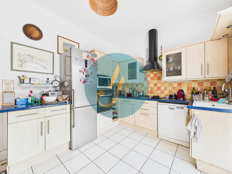 Maison - 198 m² - 11 pièces